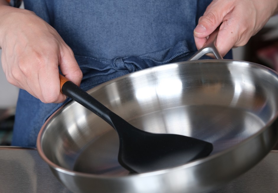 フィスラーのフライパンがくっつく？解決するコツと正しい使い方